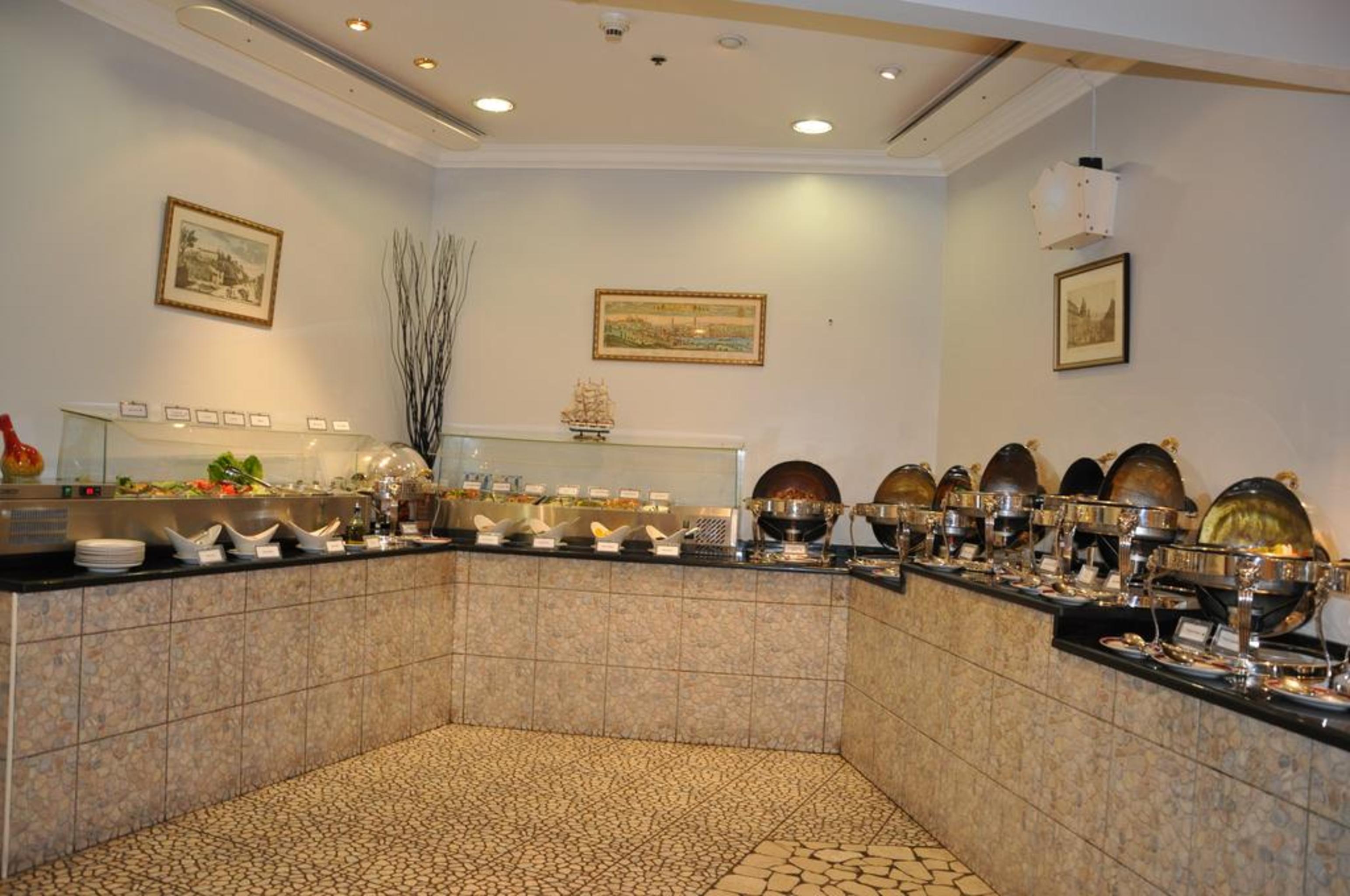 Grand Continental Hotel Abu Dhabi Ngoại thất bức ảnh