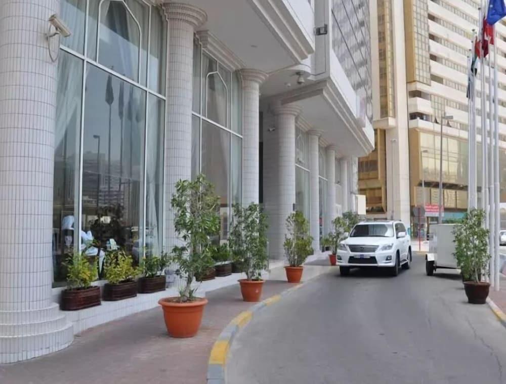 Grand Continental Hotel Abu Dhabi Ngoại thất bức ảnh